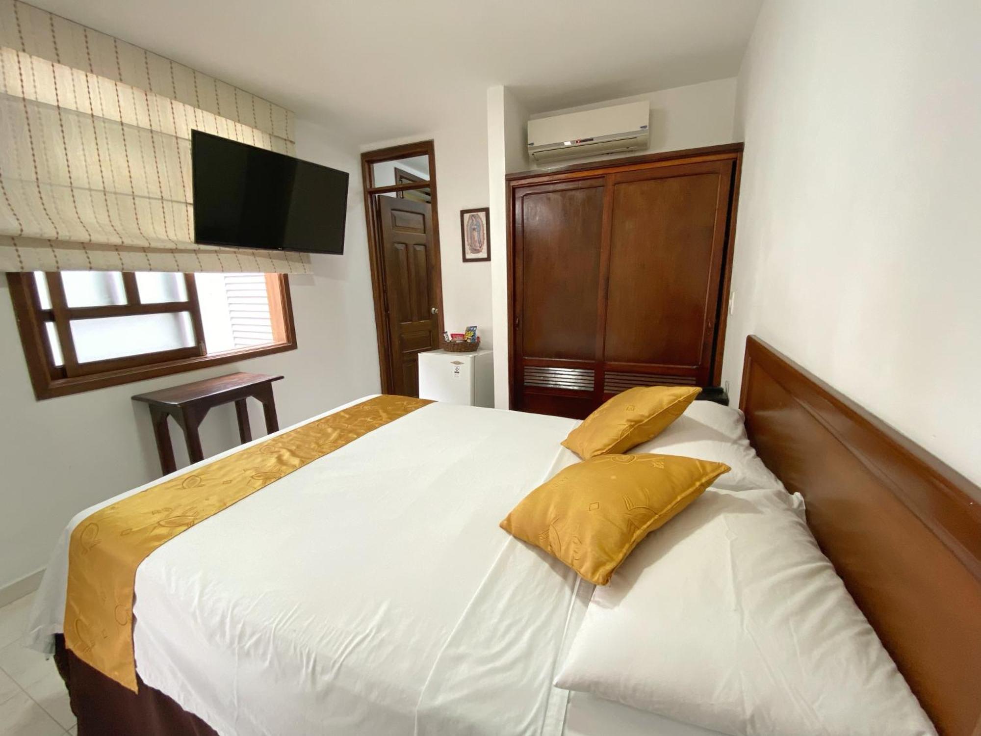 Hotel San Julian Буга Экстерьер фото