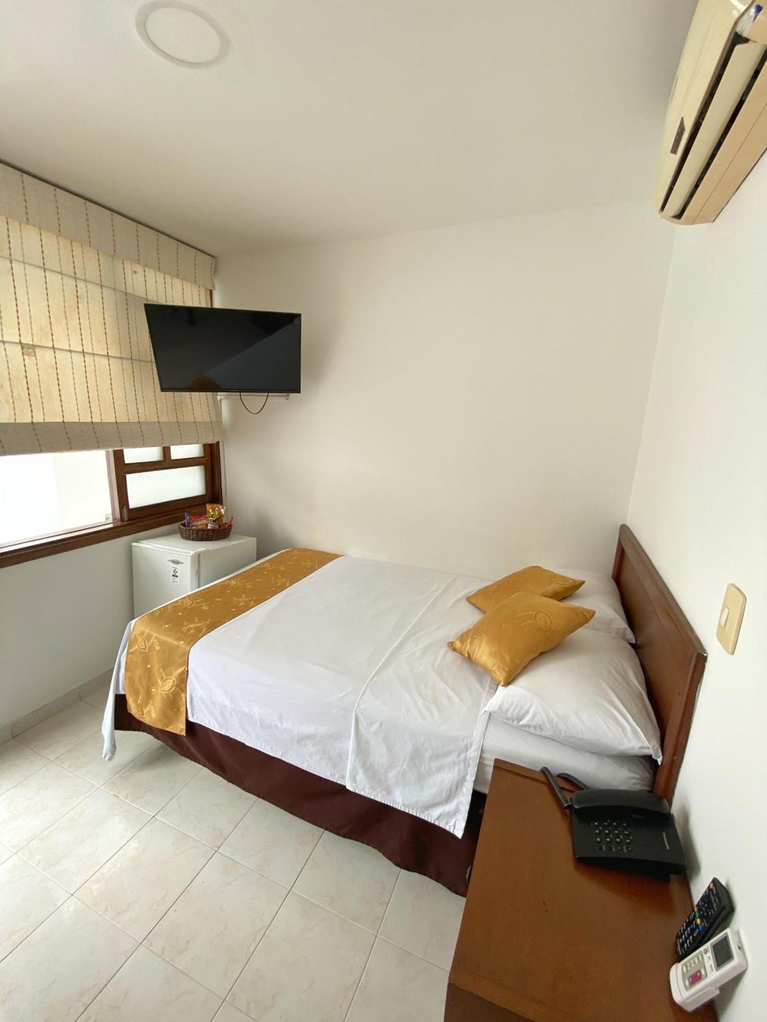 Hotel San Julian Буга Экстерьер фото